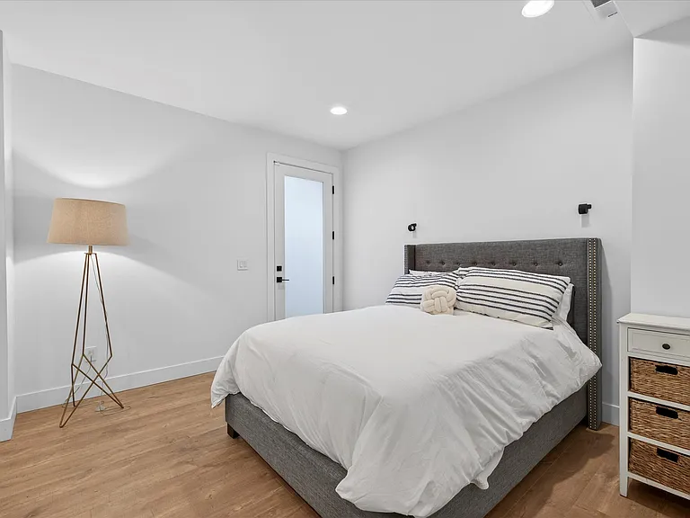 825 Ellis Ave — Photo 59