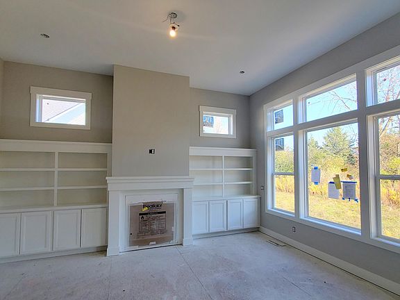 5th image of 4177 Old Hawk Ct NE