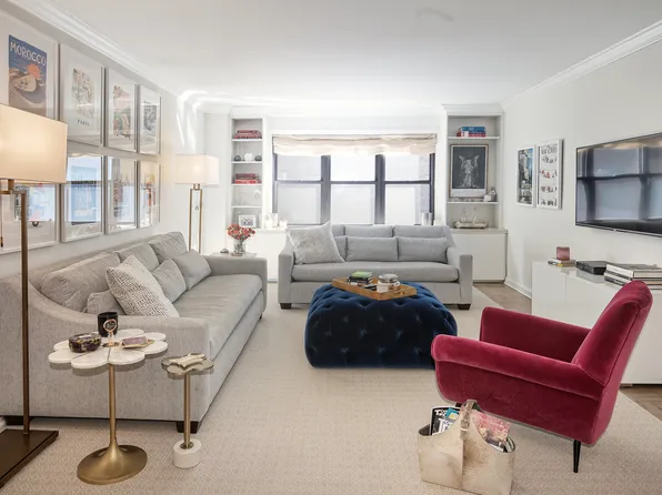 301 East 48th Street image 1 of 9