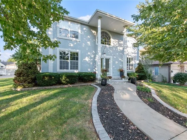 2101 SW Wall St, Blue Springs, MO 64015