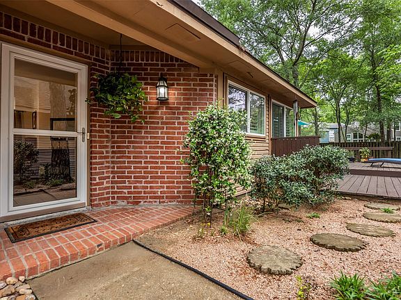 3rd image of 61 N Rushwing Cir