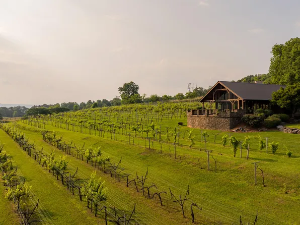 21058 Highway 193, La Fayette, GA 30728