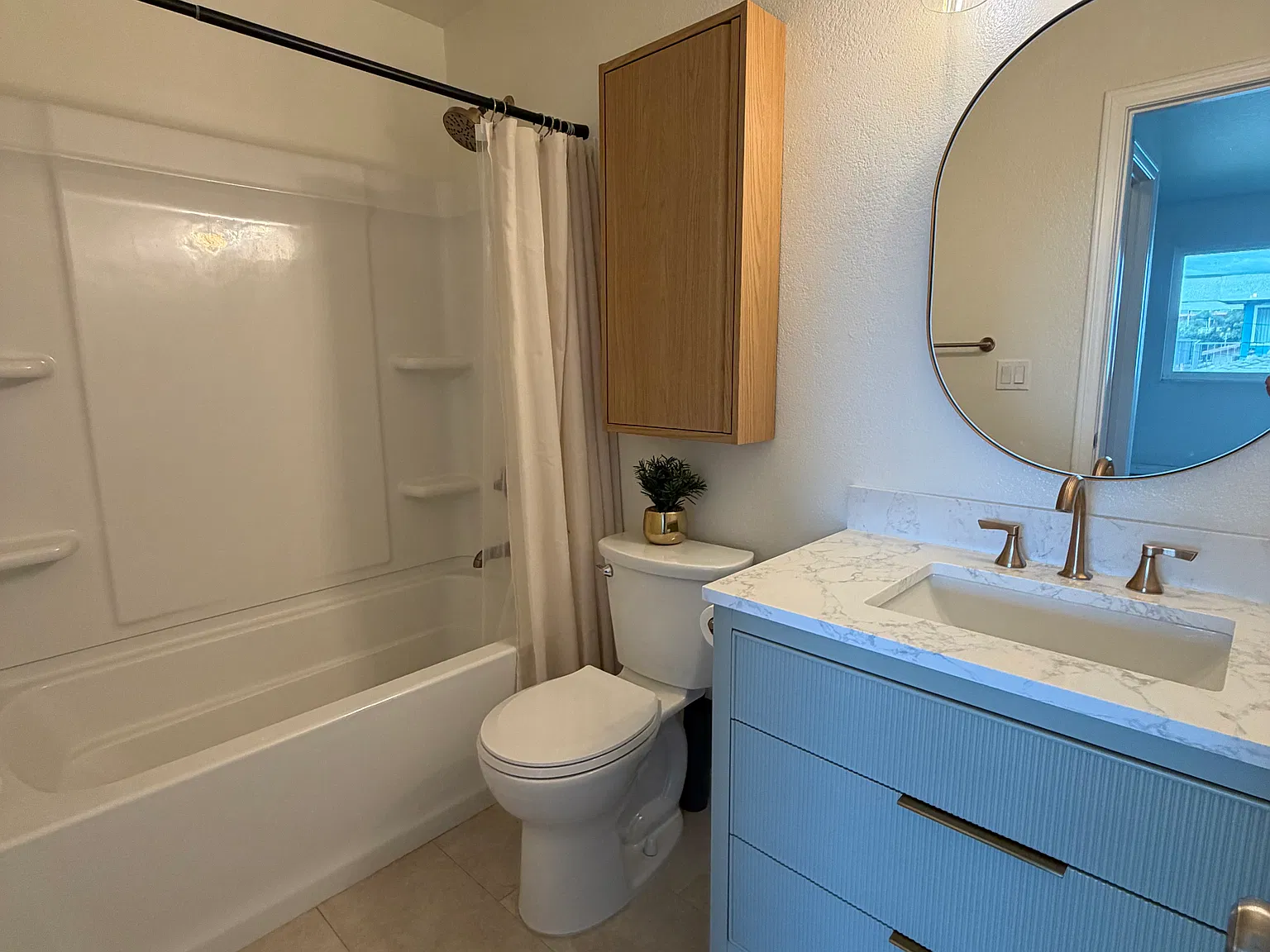 2 bed, 840 sqft, $3,290 — Photo 3