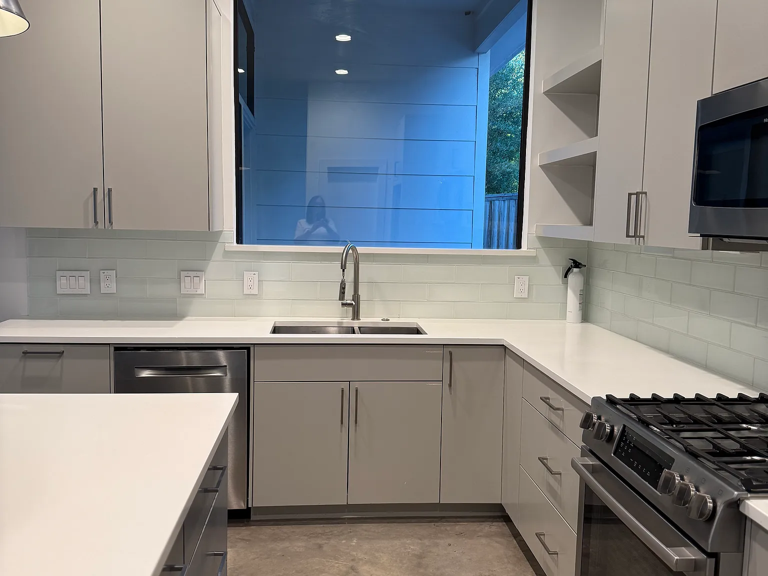 805 Dorothy St — Photo 2
