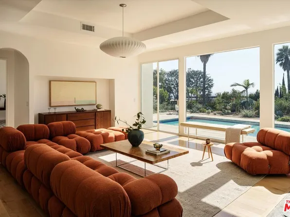 2655 Nottingham Ave, Los Angeles, CA 90027