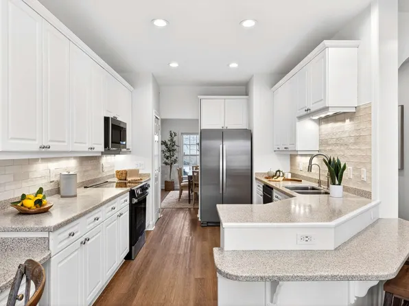 630 Springlake Dr, Franklin, TN 37064