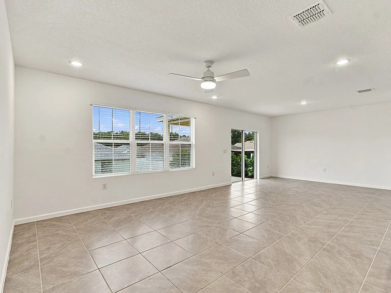 3 bed, 1831 sqft, $2,100 — Photo 3