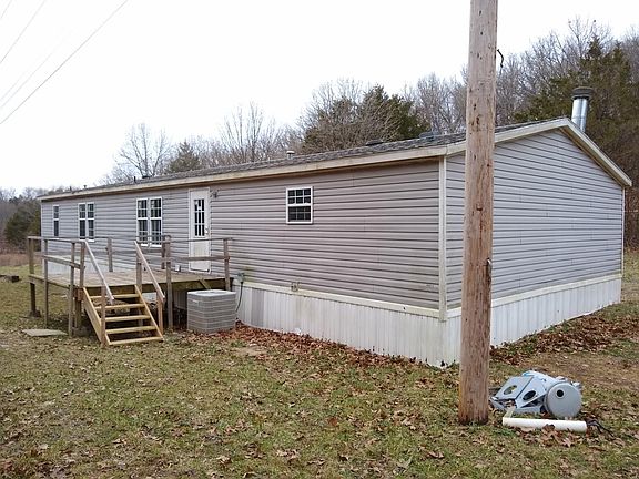 3rd image of 15 Brewer Ln