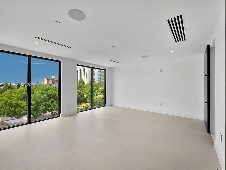 3222 NE 7th St #1 — Photo 33