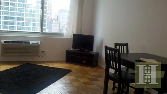 Rented by Halstead Real Estate | media 27