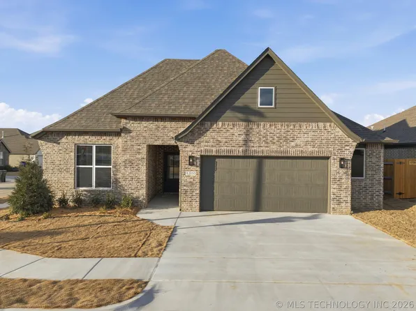 1300 N Beech St, Broken Arrow, OK 74012