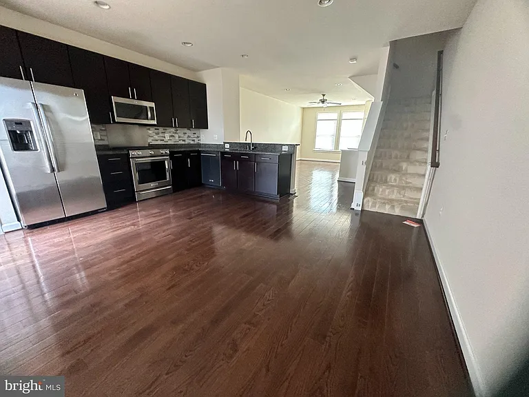 20800 Duxbury Ter — Photo 3