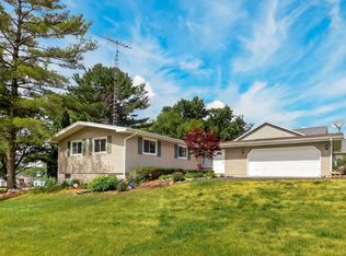 132 Valhalla Dr NE, Poplar Grove, IL 61065