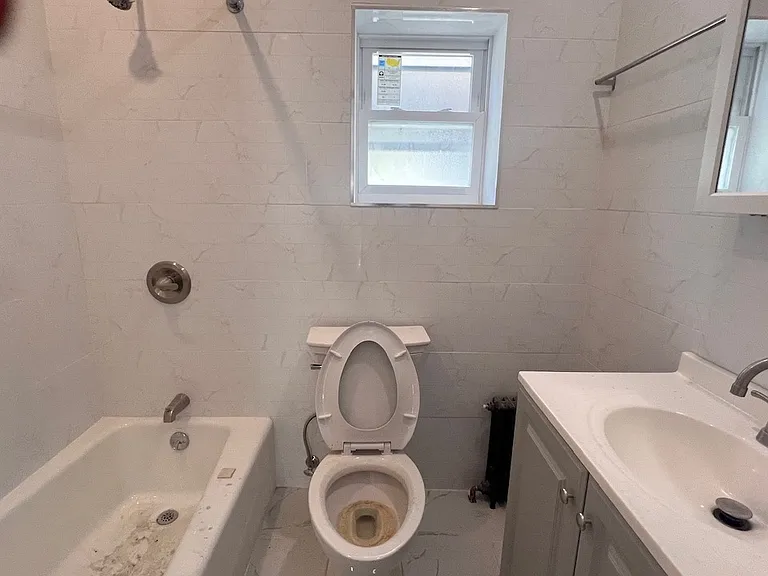 610 E 3rd St #2 — Photo 13