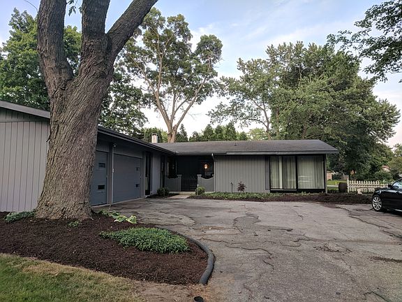 4th image of 1512 W East Lake Dr