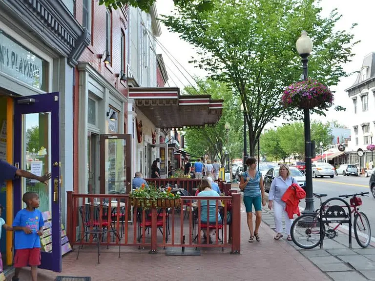 Pennsylvania Ave SE — Photo 18