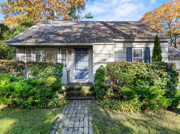 305 Fowler Road, Cape Elizabeth, ME 04107