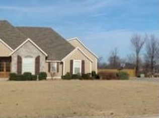 2714 Laurel Crossing Cir, Rogers, AR 72758