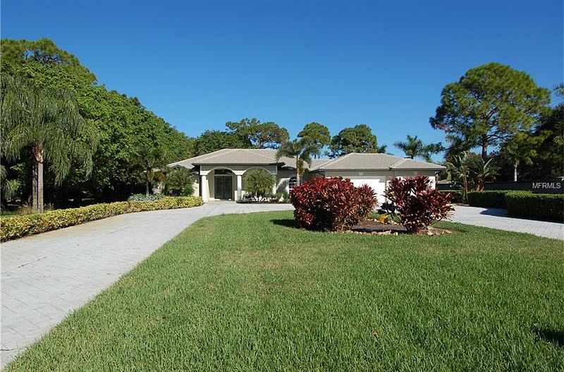1st image of 901 Park Place Dr