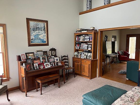 5th image of 132 Taylor Way Dr