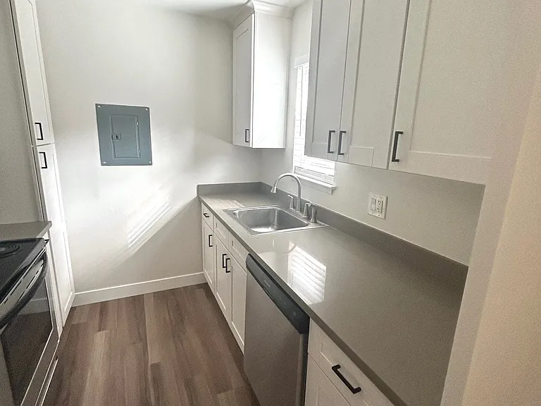 3745 Miramar Way — Photo 31
