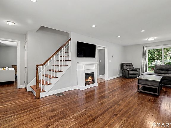 5th image of 413 West Center Street