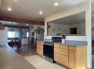 1452 16th Rd, Loma, CO 81524