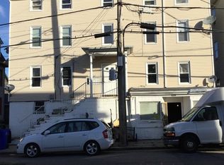 108 Hamlet St APT 1W, Fall River, MA 02724