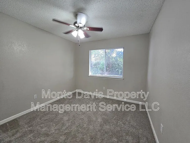 2306 Fuzz Fairway #A — Photo 13