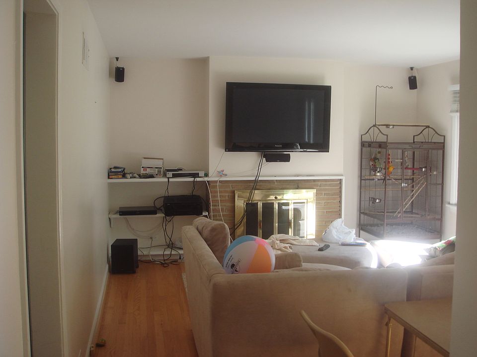 2nd image of 749 S Summit St