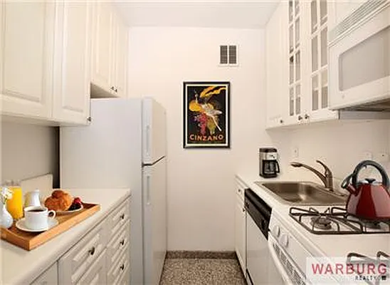 Sold by Warburg | media 2