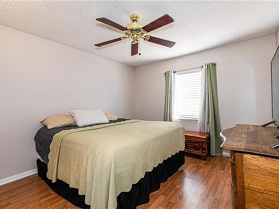4th image of 3102 Knottypine Ave