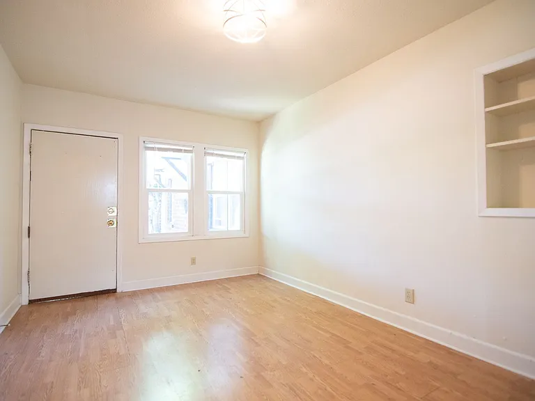 5130 N Williams Ave — Photo 4