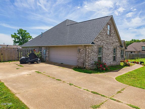 3rd image of 100 Mary Kate Ln
