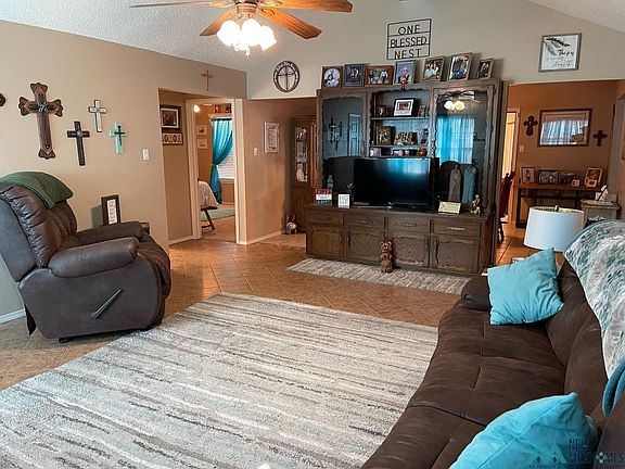 2nd image of 2506 Mimosa Dr
