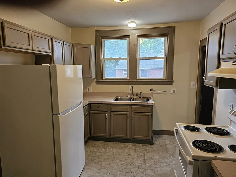 2519 Midland Ave — Photo 3