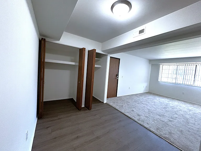 Charter Oaks Apartments — Photo 118
