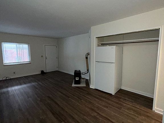 4th image of 171 S 17th St #1755