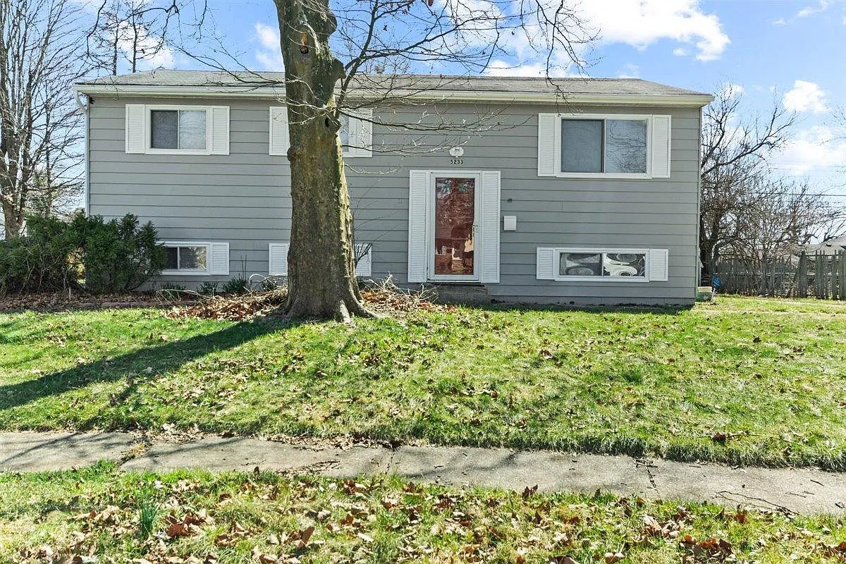 5233 Brownfield Ct photo 1