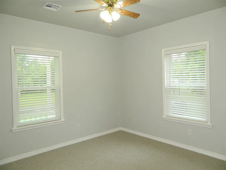 1302 W Exchange St — Photo 12