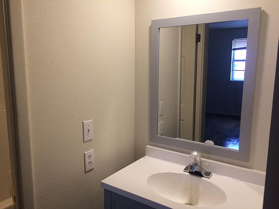 5th image of 2608 2nd Ave