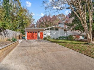 902 Quaker Ln, High Point, NC 27262