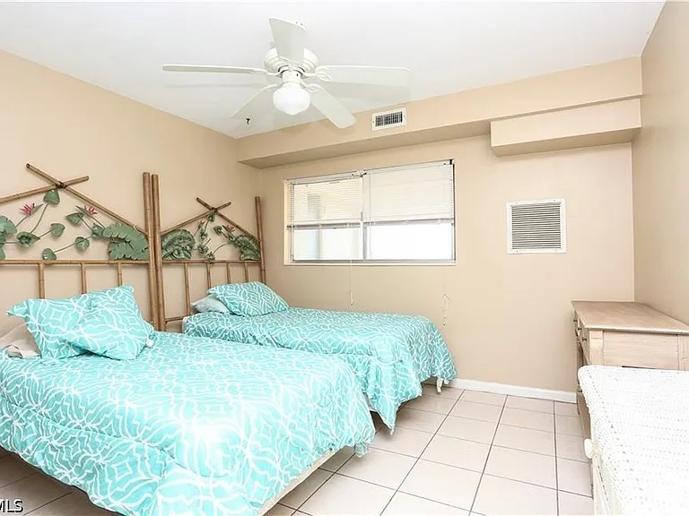 4901 Victoria Dr #204 — Photo 12