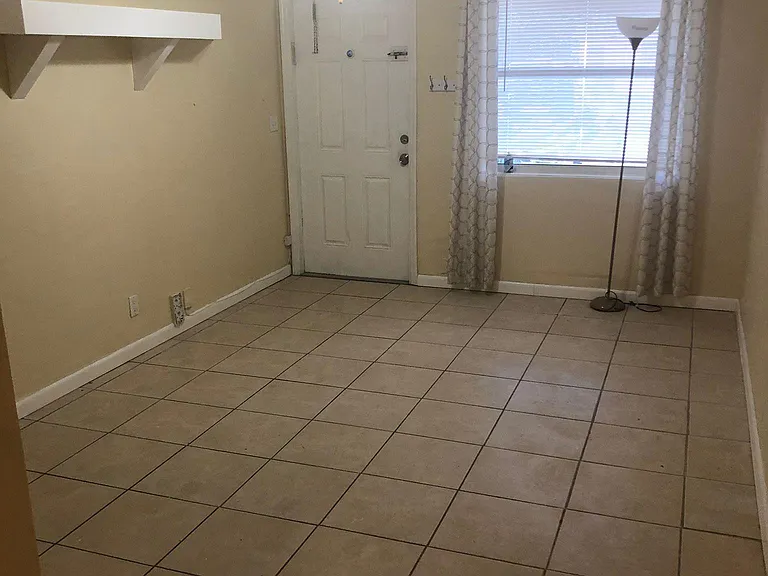4870 SW 28th Ter #2 — Photo 3