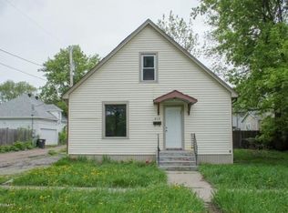 818 8th Ave S, Fargo, ND 58103