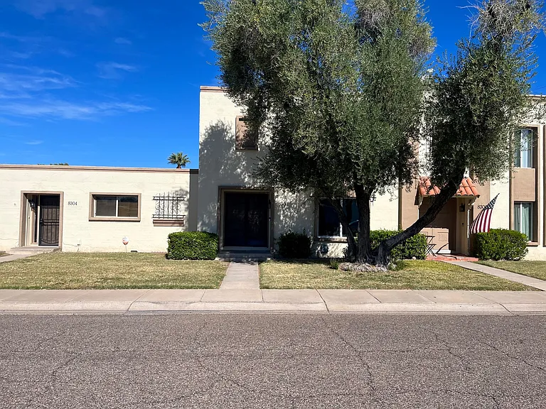 8306 E Orange Blossom Ln — Photo 2
