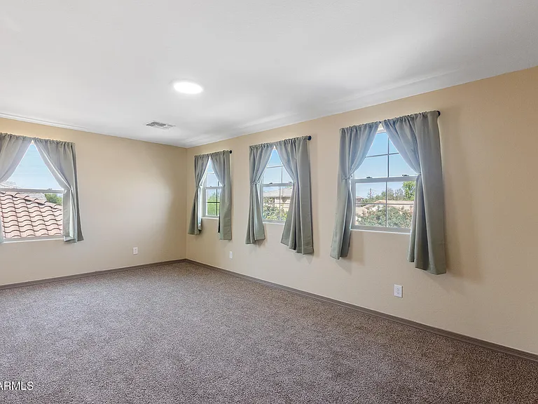 7422 S 28th Pl — Photo 35