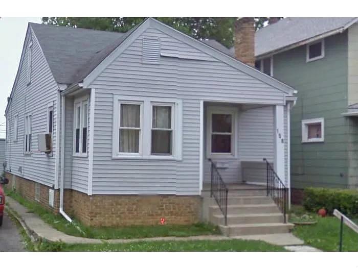 158 Columbian Ave photo 1