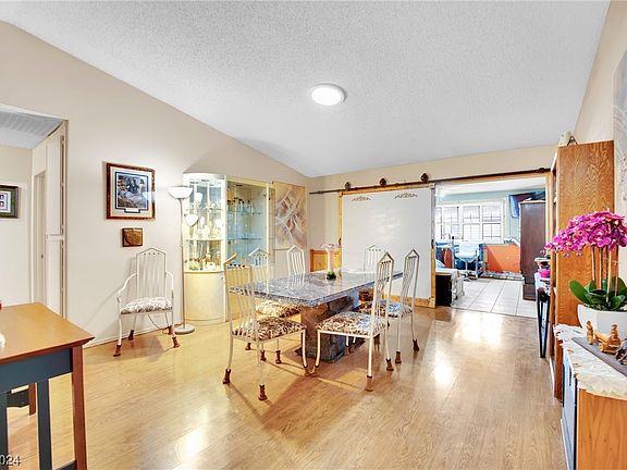 5th image of 1446 Dawley St