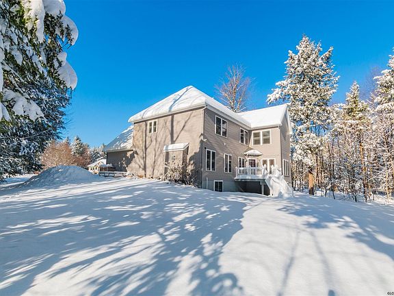 2nd image of 26 Oakwood Ct